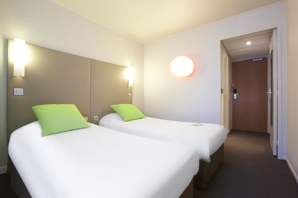 Hotel Campanile Paris Ouest - Nanterre - La Defense Zimmer foto